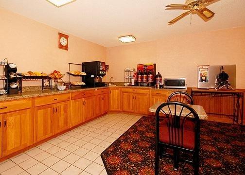 Hotel Baymont By Wyndham 2*